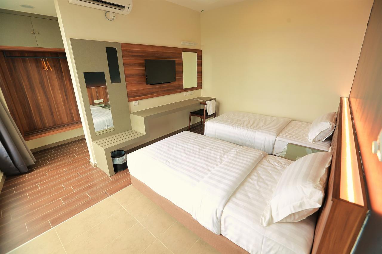 Pantai Regal Boutique Hotel Kuantan Buitenkant foto