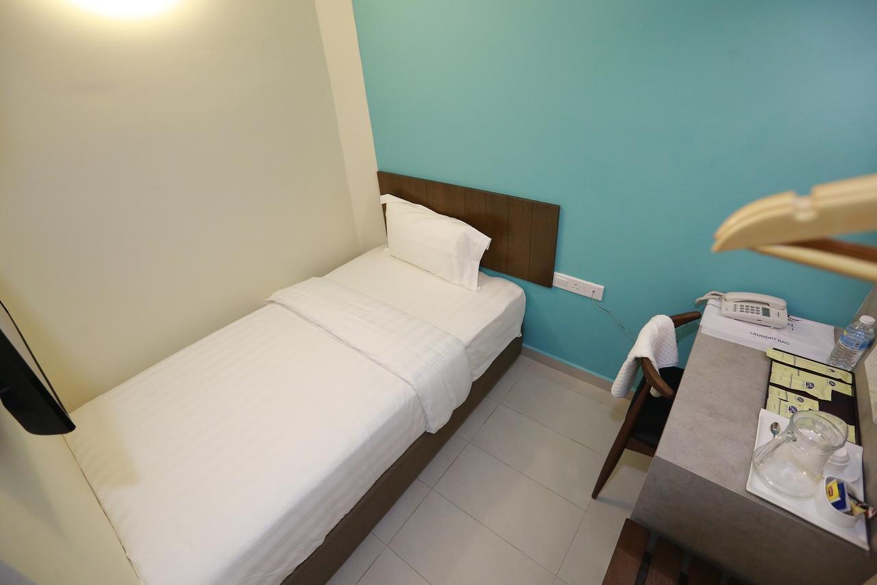 Pantai Regal Boutique Hotel Kuantan Buitenkant foto
