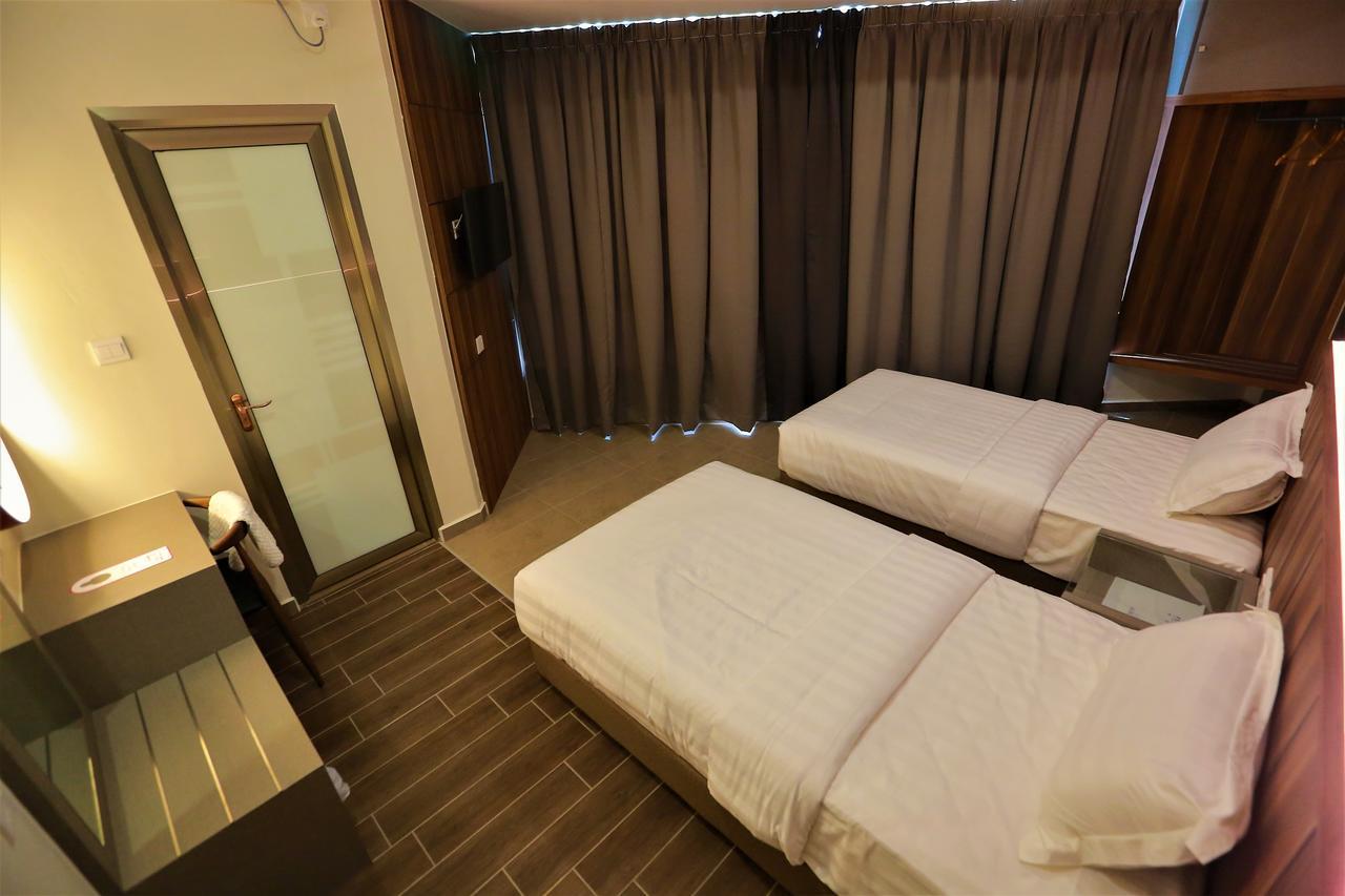 Pantai Regal Boutique Hotel Kuantan Buitenkant foto