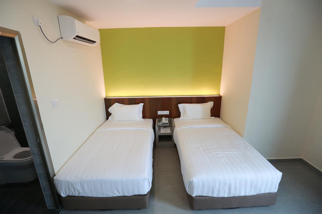 Pantai Regal Boutique Hotel Kuantan Buitenkant foto
