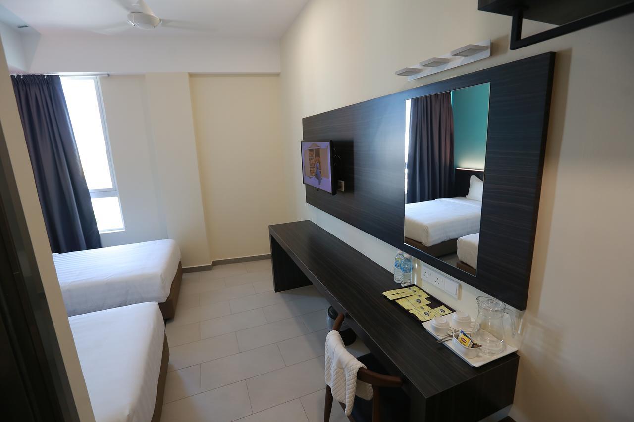 Pantai Regal Boutique Hotel Kuantan Buitenkant foto