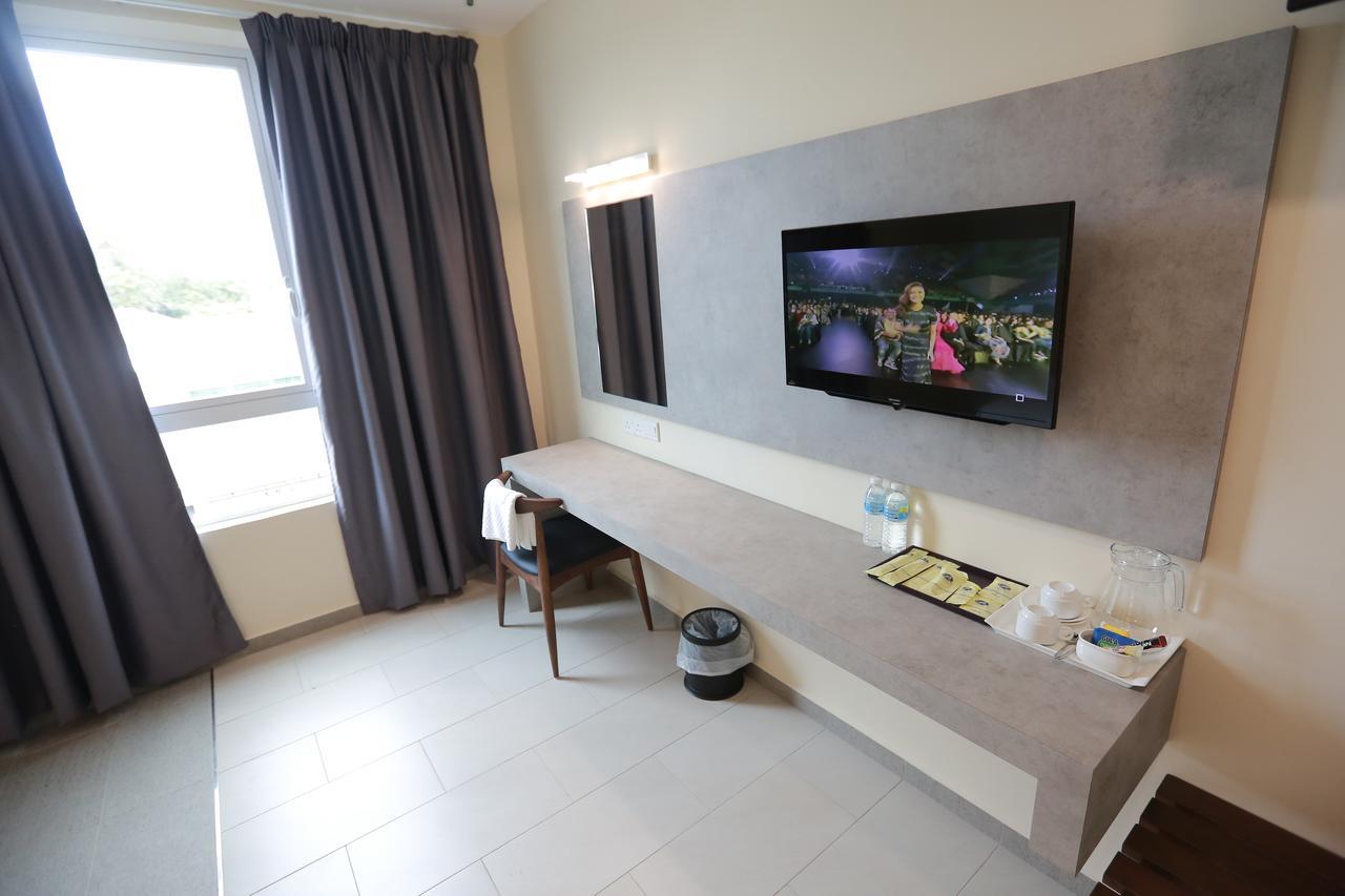 Pantai Regal Boutique Hotel Kuantan Buitenkant foto